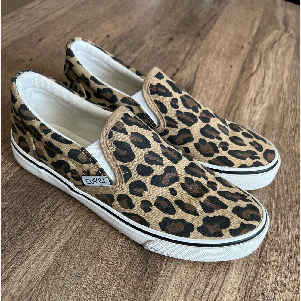 Slip on cheetah shoes